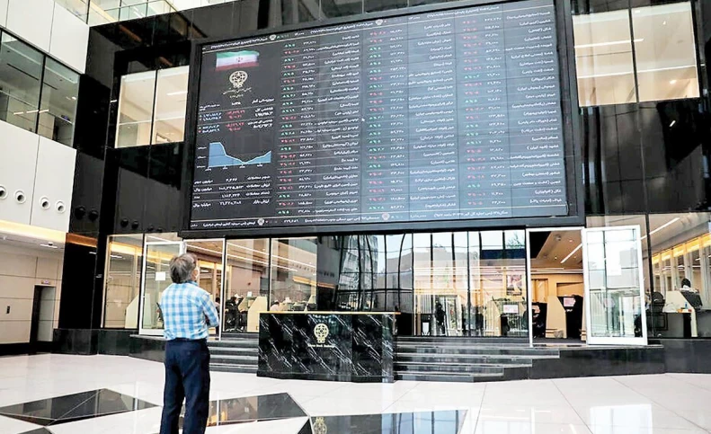 دود اختلاف‌نظر بر سر عرضه خودرو در بورس، به چشم سهامداران می رود