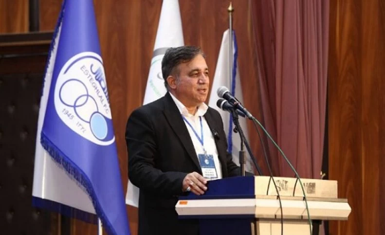 بازی‌های انتخاباتی در هلدینگ