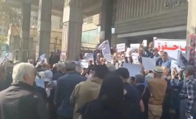 تجمع بازنشستگان نفت در تهران؛ «سال‌ها کار کردیم، امروز عدالت می‌خواهیم»