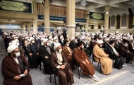 نان ندارند که بخورند