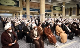 نان ندارند که بخورند