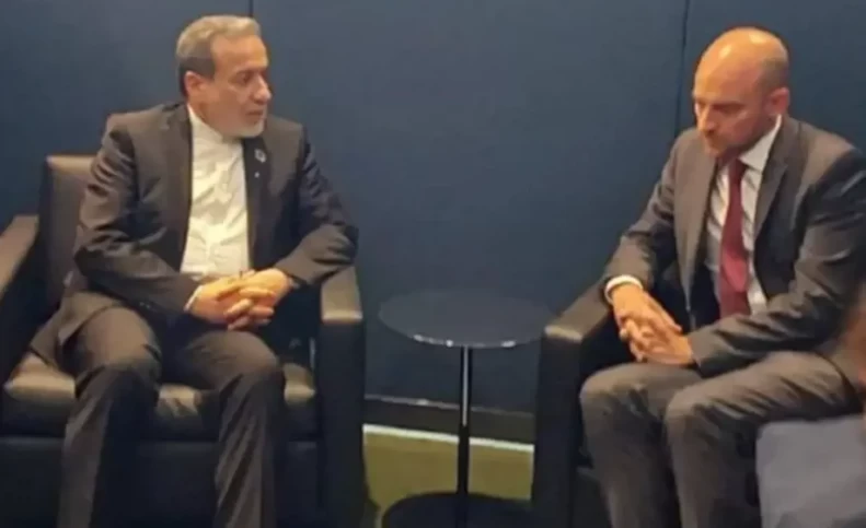 عراقچی با همتای فرانسوی خود در پاریس دیدار می کند