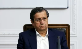 همتی: بازار ارز در حال آرام شدن است