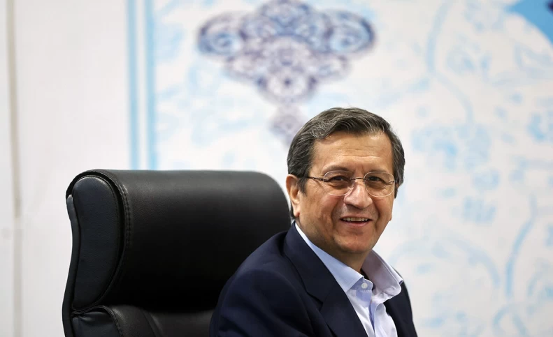 همتی: قدرت تامین ارز بانک مرکزی با آزادسازی منابع افزایش می‌یابد