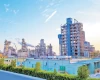 آیفون ۱۷ روی میز آریاساسول