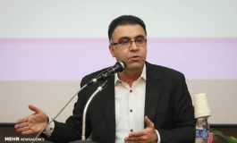تثبیت نرخ ارز با استقلال سیاست پولی در تعارض است / میزان ذخایر ارزی، ضامن پایداری نرخ تثبیت‌شده نیست
